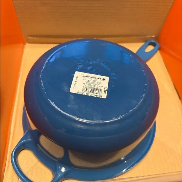 Le Creuset Blue Cast Iron Dutch Oven Casserole dish -NWT - Picture 2 of 5